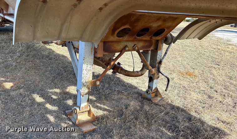 image for item ET7486 1975 Fruehauf pneumatic dry bulk trailer