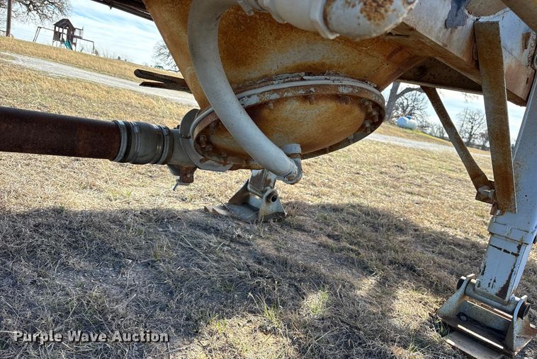 image for item ET7486 1975 Fruehauf pneumatic dry bulk trailer