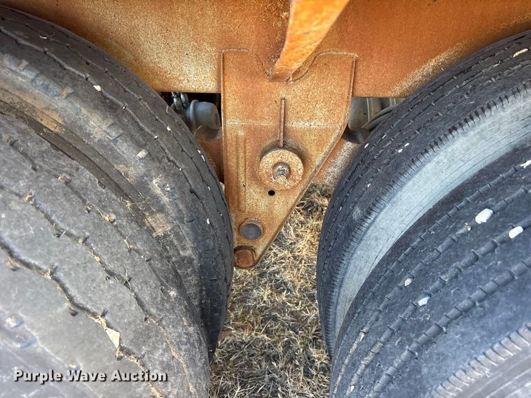 image for item ET7486 1975 Fruehauf pneumatic dry bulk trailer