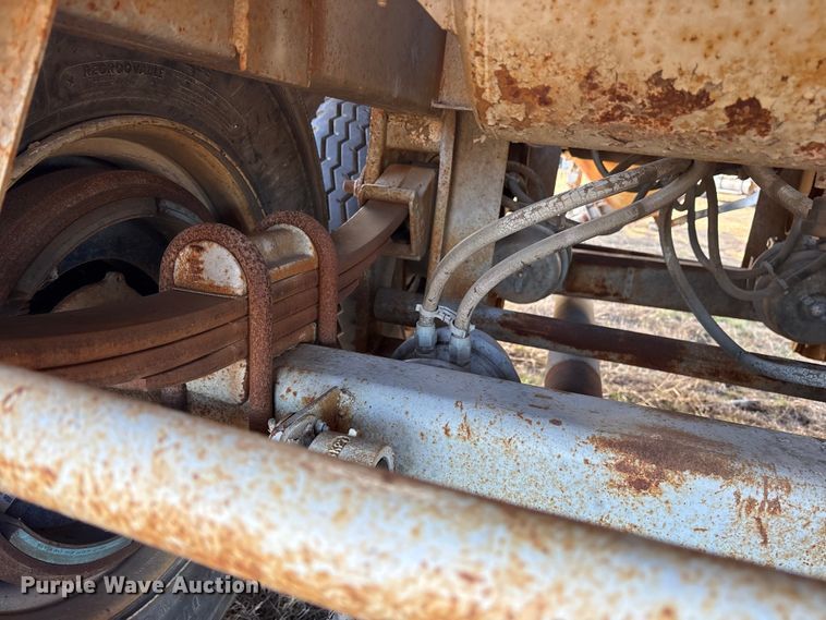 image for item ET7486 1975 Fruehauf pneumatic dry bulk trailer