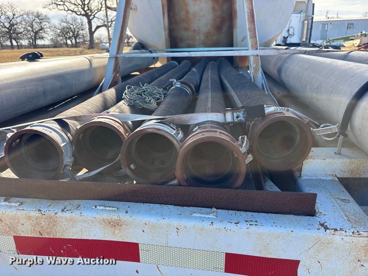 image for item ET7486 1975 Fruehauf pneumatic dry bulk trailer