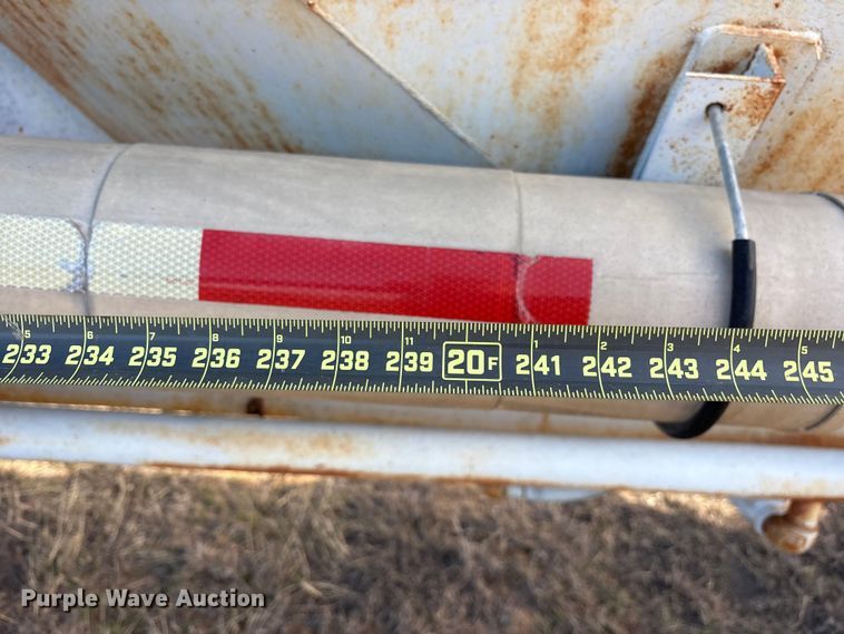 image for item ET7486 1975 Fruehauf pneumatic dry bulk trailer