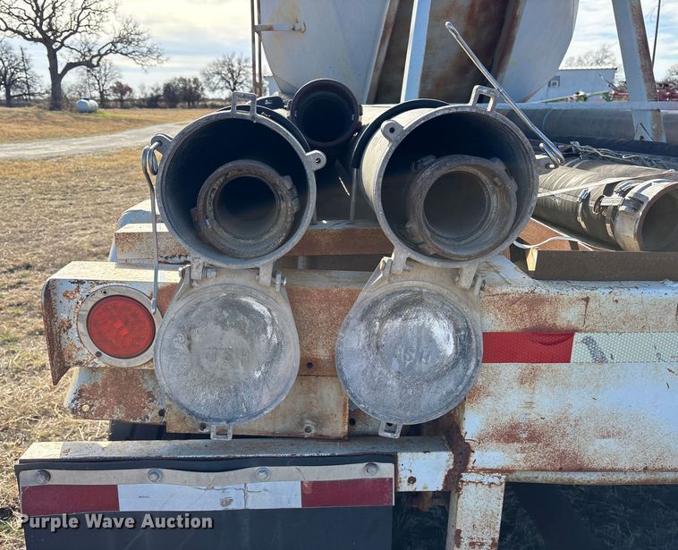 image for item ET7486 1975 Fruehauf pneumatic dry bulk trailer