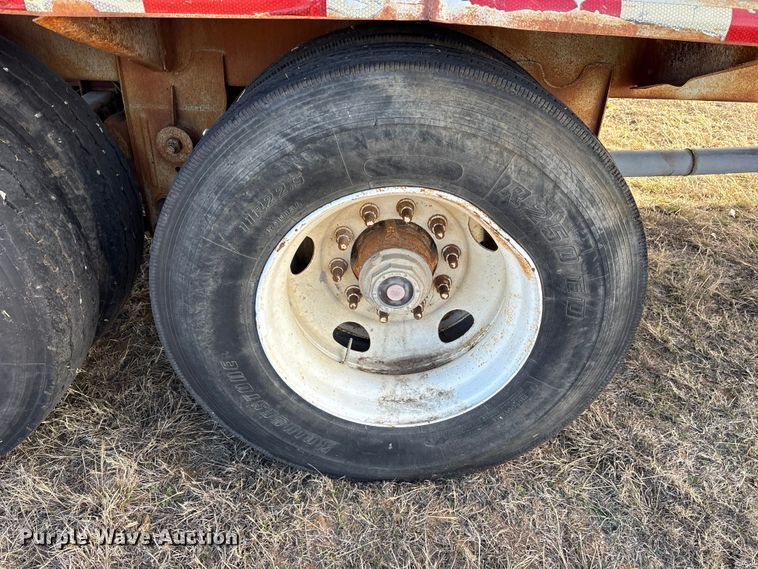 image for item ET7486 1975 Fruehauf pneumatic dry bulk trailer