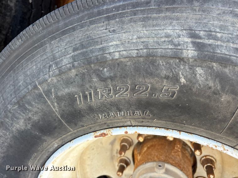 image for item ET7486 1975 Fruehauf pneumatic dry bulk trailer