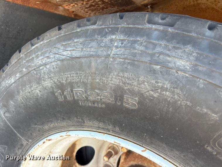 image for item ET7486 1975 Fruehauf pneumatic dry bulk trailer