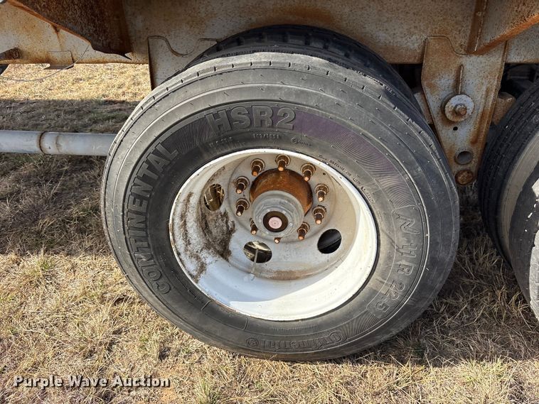 image for item ET7486 1975 Fruehauf pneumatic dry bulk trailer