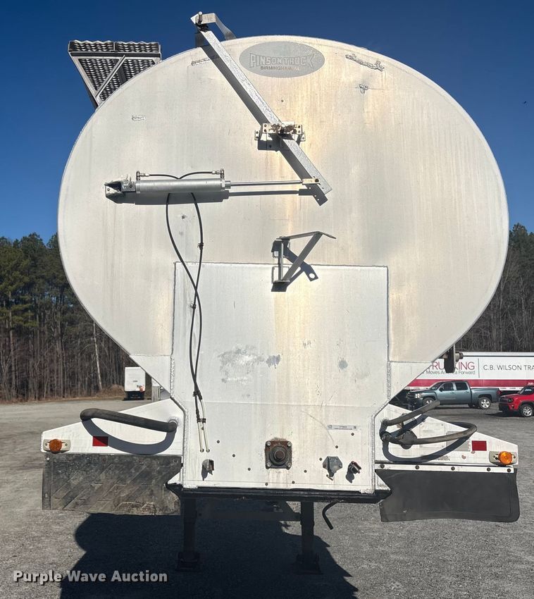 image for item ET8633 2006 Pinson feed delivery trailer