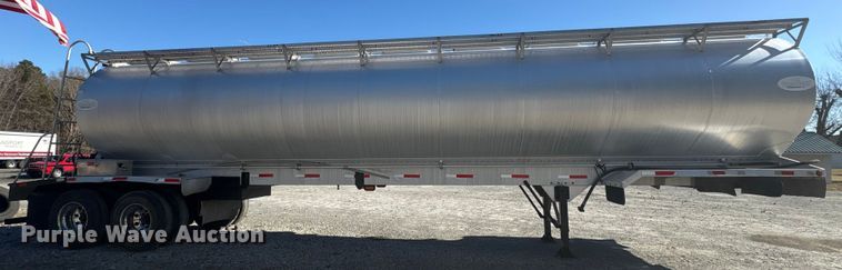 image for item ET8633 2006 Pinson feed delivery trailer