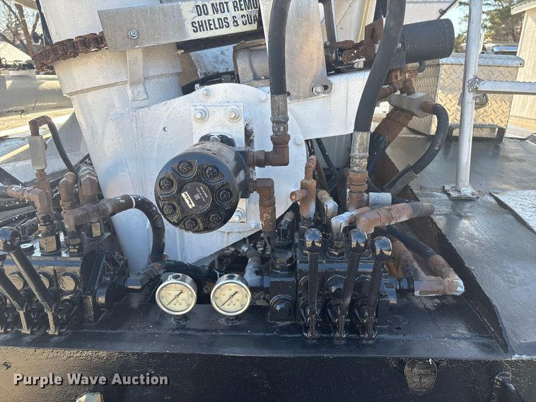 image for item ET8633 2006 Pinson feed delivery trailer