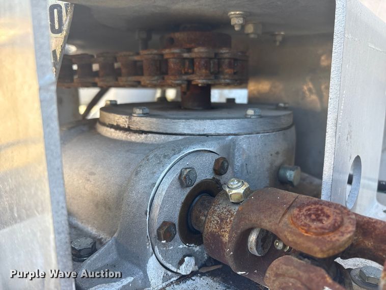 image for item ET8633 2006 Pinson feed delivery trailer