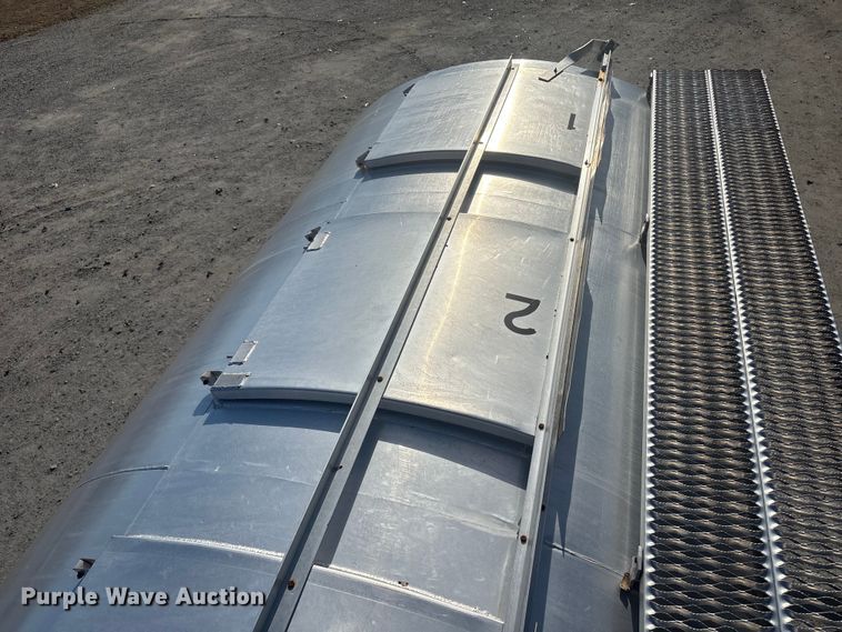 image for item ET8633 2006 Pinson feed delivery trailer