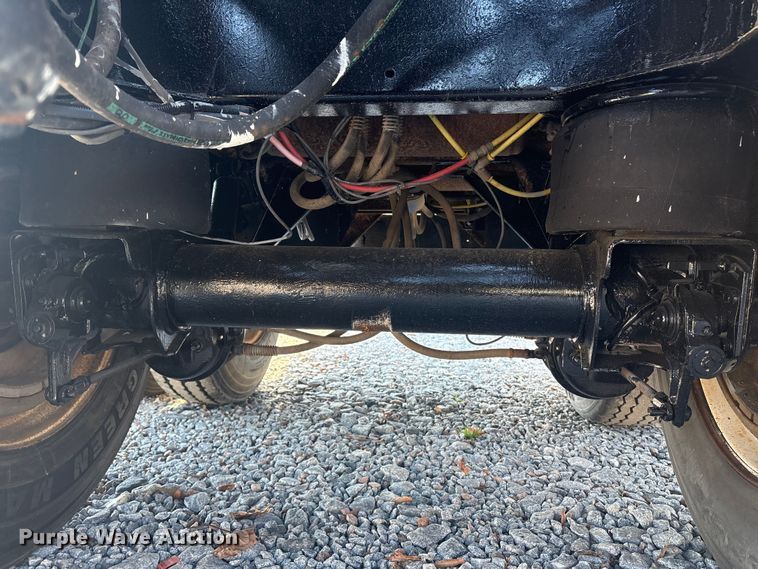 image for item ET8633 2006 Pinson feed delivery trailer