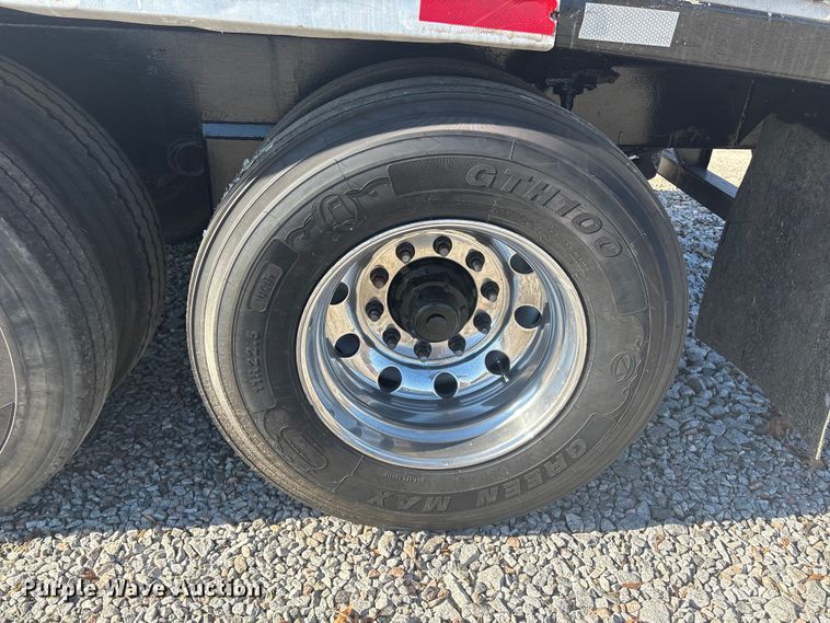 image for item ET8633 2006 Pinson feed delivery trailer