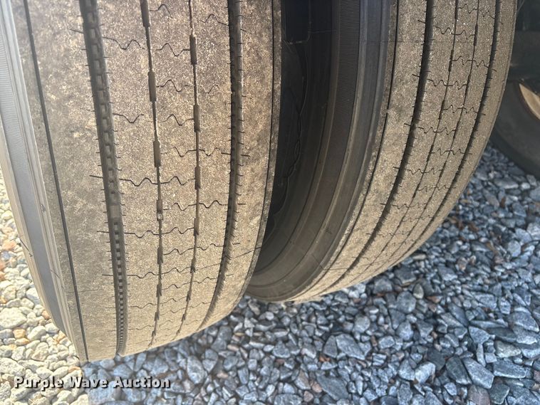 image for item ET8633 2006 Pinson feed delivery trailer