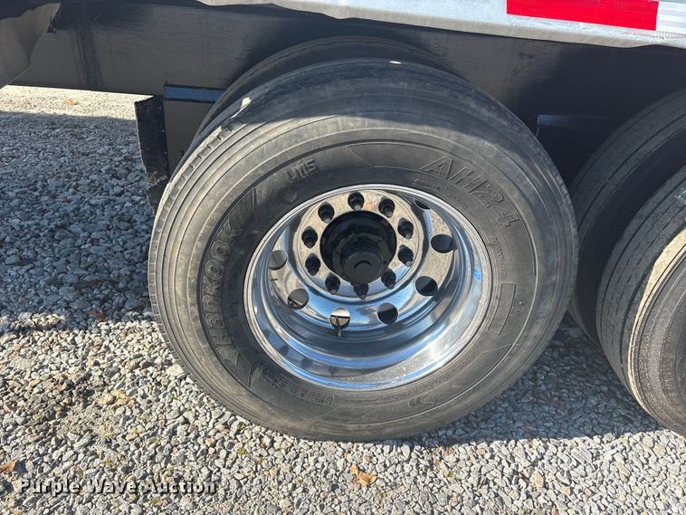 image for item ET8633 2006 Pinson feed delivery trailer