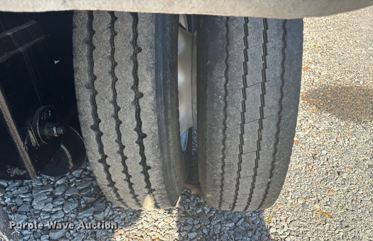 image for item ET8633 2006 Pinson feed delivery trailer