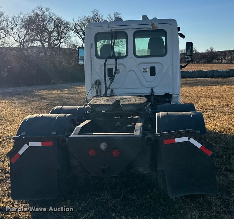 image for item FB0540 2012 Freightliner Cascadia semi truck