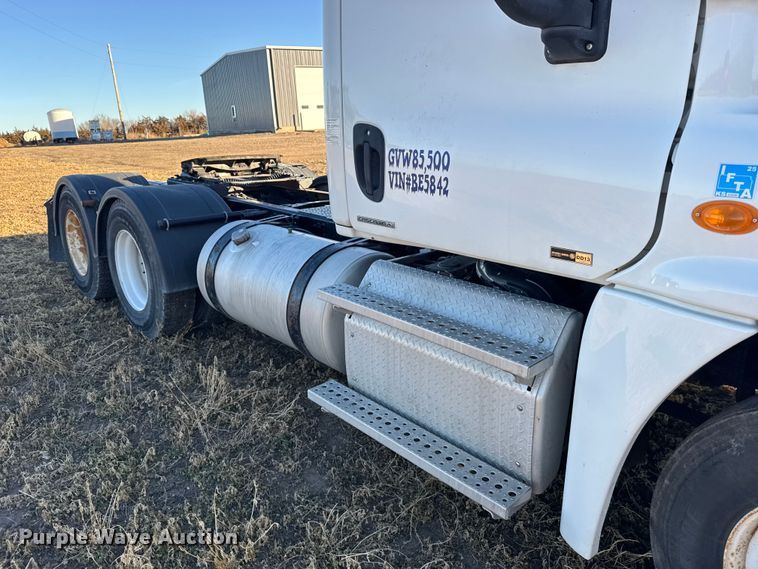 image for item FB0540 2012 Freightliner Cascadia semi truck