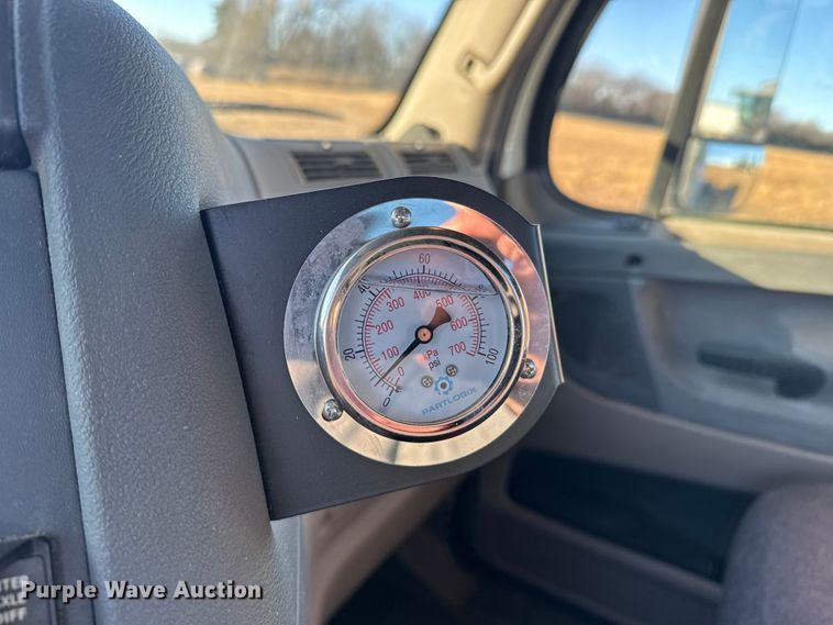 image for item FB0540 2012 Freightliner Cascadia semi truck