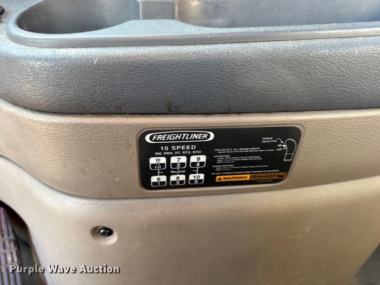 image for item FB0540 2012 Freightliner Cascadia semi truck