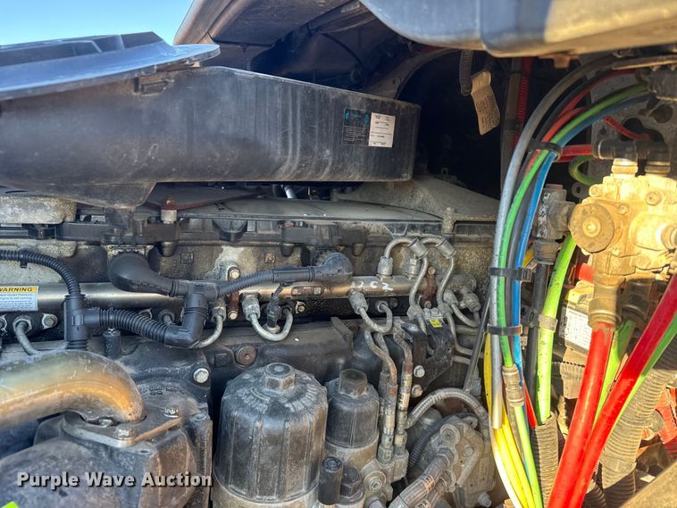 image for item FB0540 2012 Freightliner Cascadia semi truck