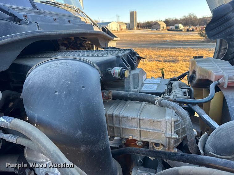 image for item FB0540 2012 Freightliner Cascadia semi truck