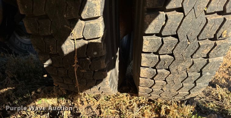 image for item FB0540 2012 Freightliner Cascadia semi truck