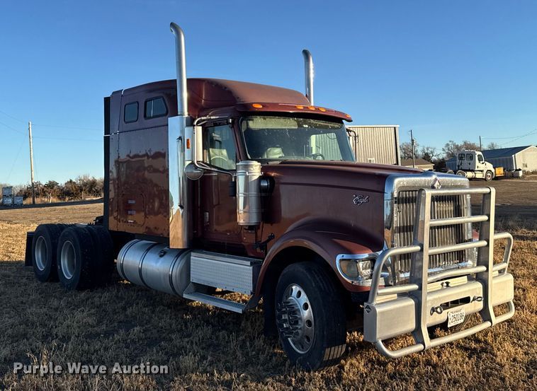 image for item FB0541 2005 International 9900i semi truck