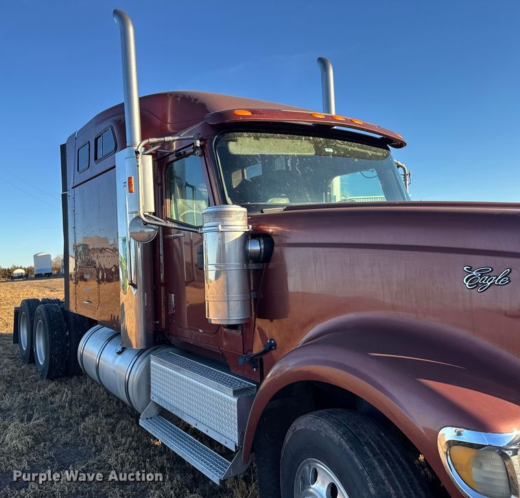 image for item FB0541 2005 International 9900i semi truck