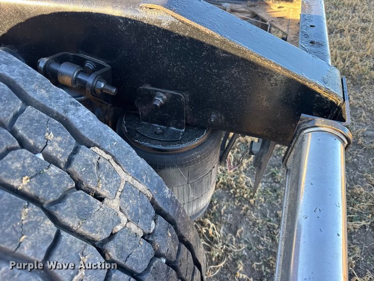 image for item FB0541 2005 International 9900i semi truck