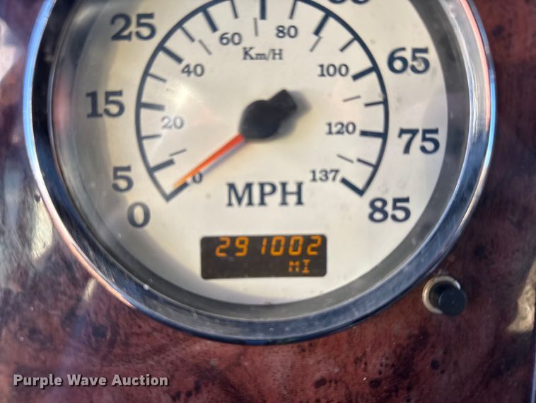 image for item FB0541 2005 International 9900i semi truck