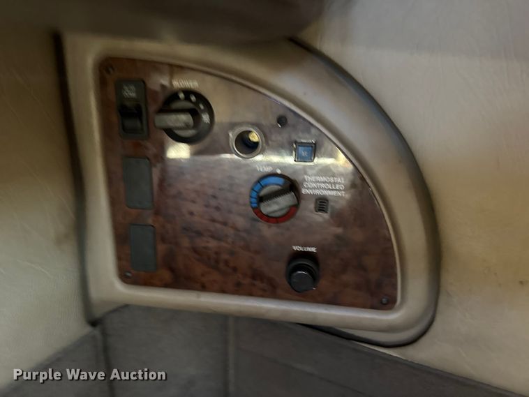 image for item FB0541 2005 International 9900i semi truck