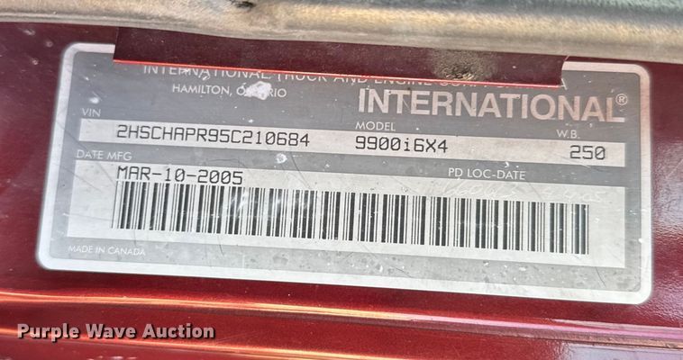 image for item FB0541 2005 International 9900i semi truck