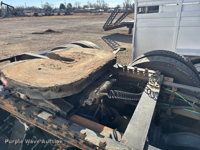 image for item FB0542 2016 Freightliner Cascadia semi truck