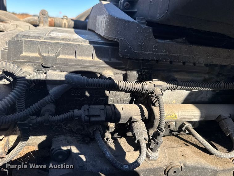 image for item FB0542 2016 Freightliner Cascadia semi truck