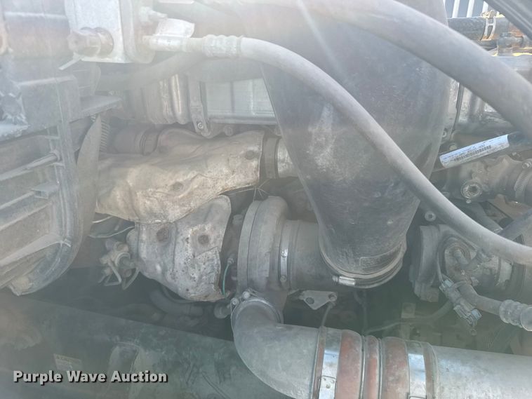 image for item FB0542 2016 Freightliner Cascadia semi truck