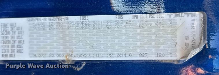 image for item FB0542 2016 Freightliner Cascadia semi truck