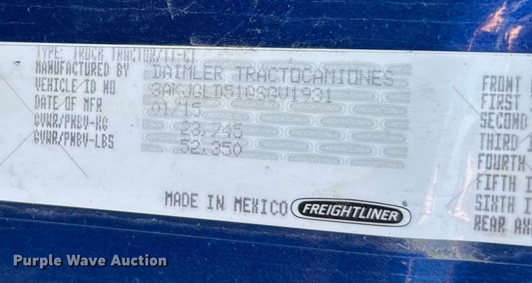 image for item FB0542 2016 Freightliner Cascadia semi truck