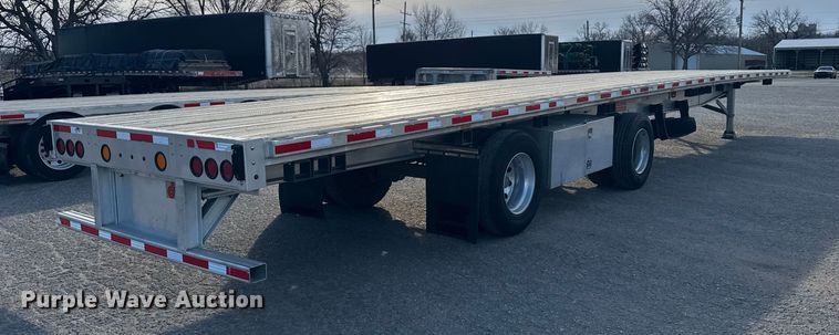 image for item FB0587 2021 Doonan  flatbed trailer