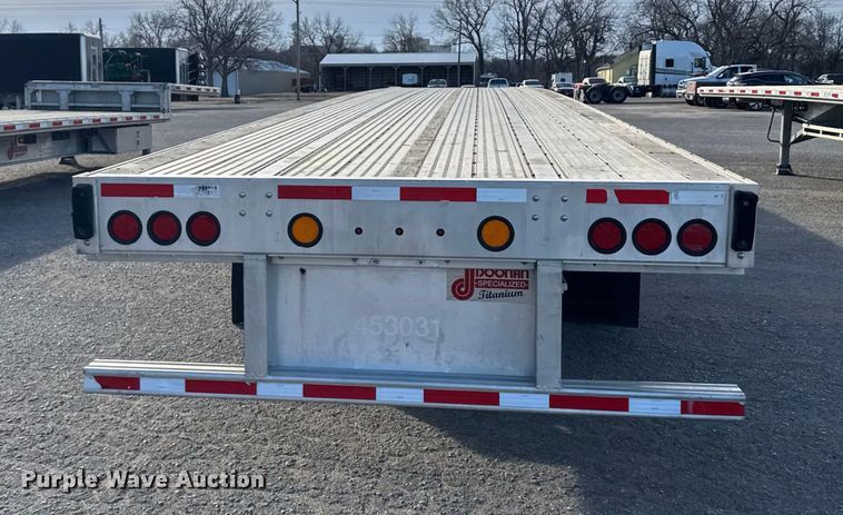 image for item FB0587 2021 Doonan  flatbed trailer