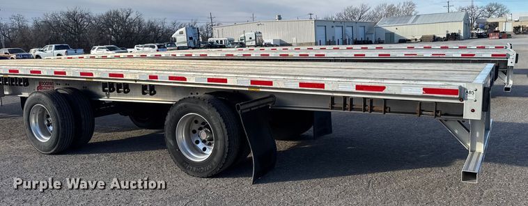 image for item FB0587 2021 Doonan  flatbed trailer