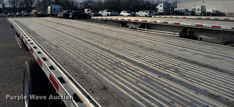 image for item FB0587 2021 Doonan  flatbed trailer