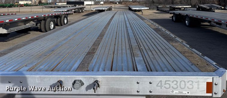 image for item FB0587 2021 Doonan  flatbed trailer