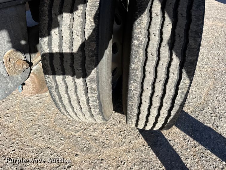 image for item FB0587 2021 Doonan  flatbed trailer