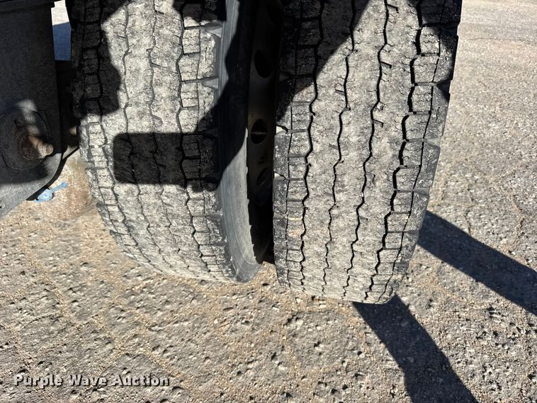 image for item FB0587 2021 Doonan  flatbed trailer