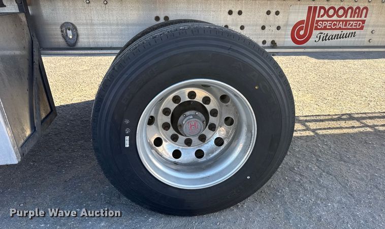 image for item FB0587 2021 Doonan  flatbed trailer