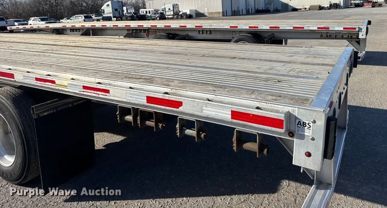 image for item FB0588 2021 Doonan  flatbed trailer