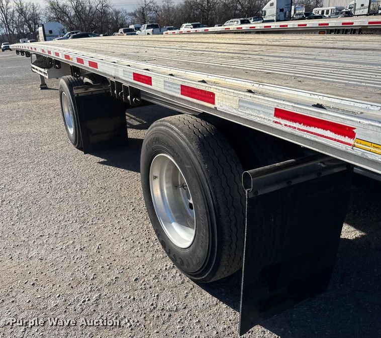 image for item FB0588 2021 Doonan  flatbed trailer