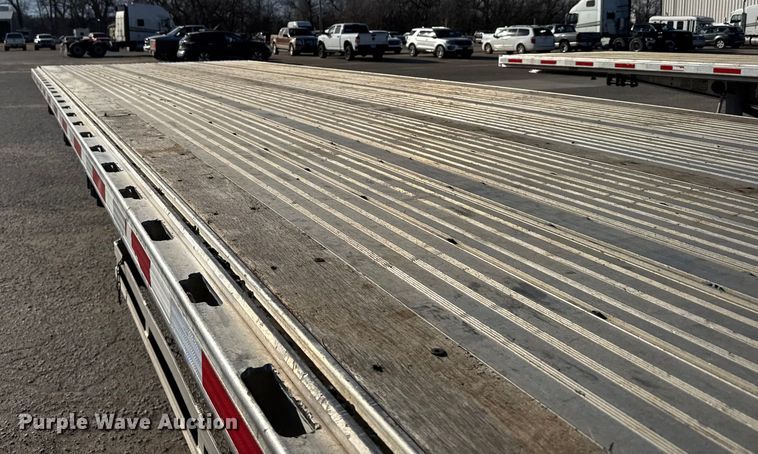 image for item FB0588 2021 Doonan  flatbed trailer